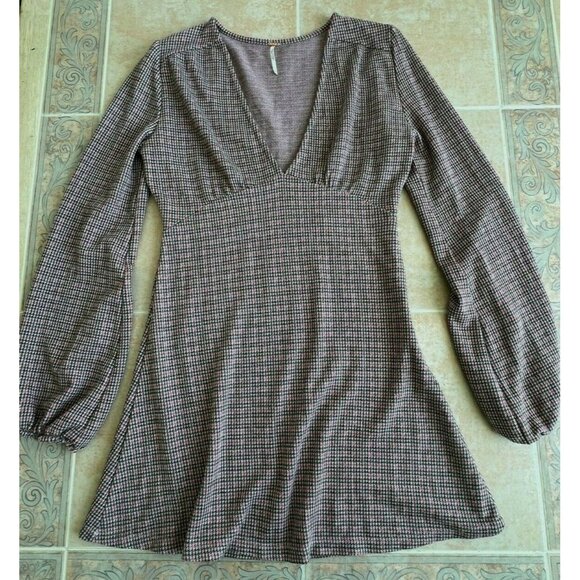 Free People‎ Worn once T-Shirt  Dress elastic cuff  v-neck  size M - Picture 1 of 8